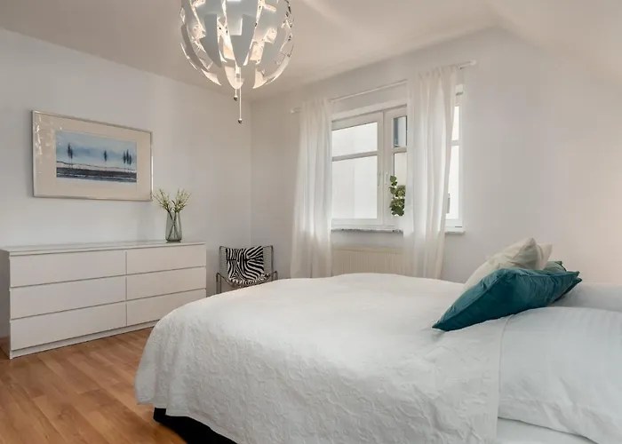 Veens Crew 7 Pax Apartman *