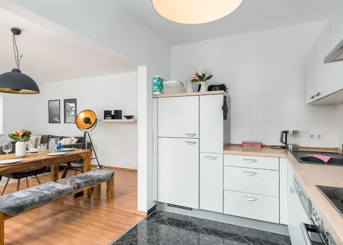 Veens Crew 7 Pax ドライアイヒ