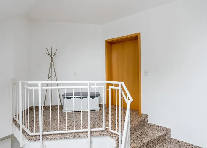 Veens Crew 7 Pax Apartman *